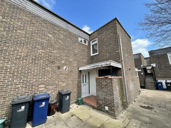 3 bed property, in Farman Grove, £425,000
