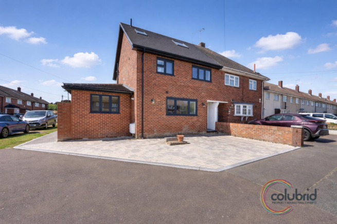 6 bed property, in Crawford Avenue, £750,000