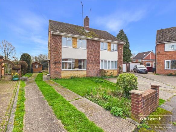 3 bed property, in Lea Close, £375,000