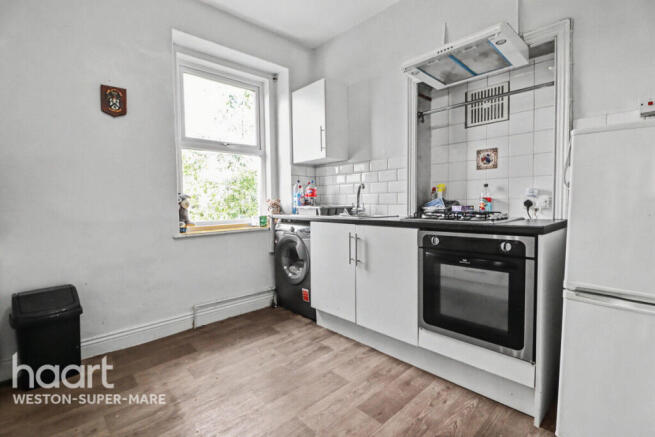 2 bed property, in Milburn Road, £175,000