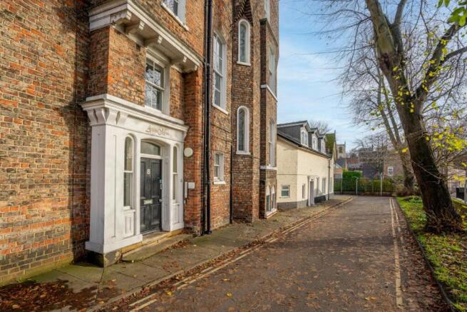 Land, in Abbots Mews, £125,000