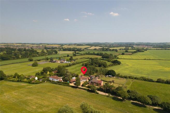 4 bed property, in Wood End, £1,300,000