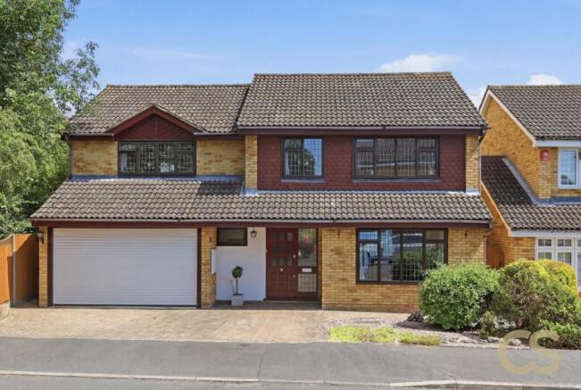 4 bed property, in Tennand Close, £685,000