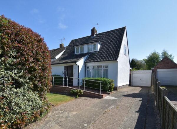 2 bed property, in Endsleigh Court, £400,000