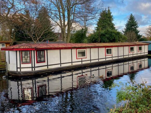 2 bed property, in Scotland Bridge Lock, £220,000