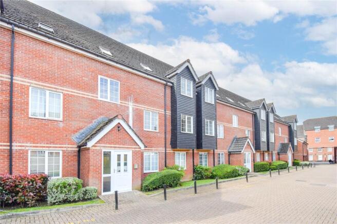 2 bed property, in Bartholomew Street, £170,000