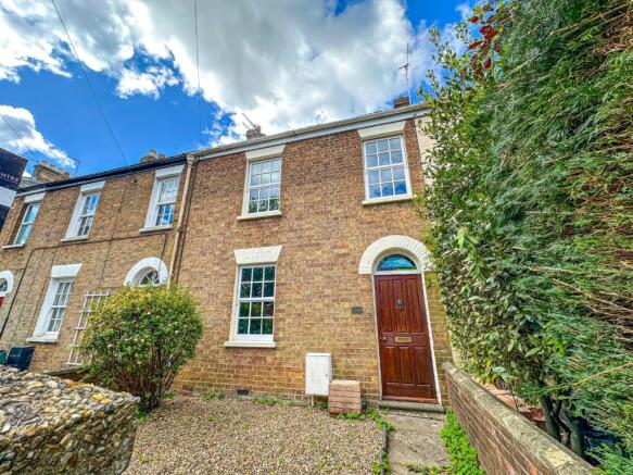 3 bed property, in South Street, £275,000