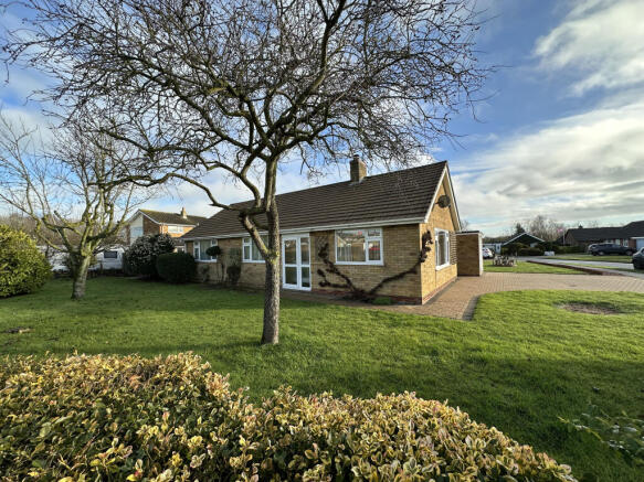 3 bed property, in Rookery Way, £295,000