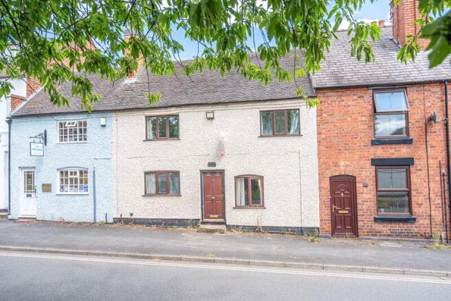 3 bed property, in Wolverhampton Road, £240,000