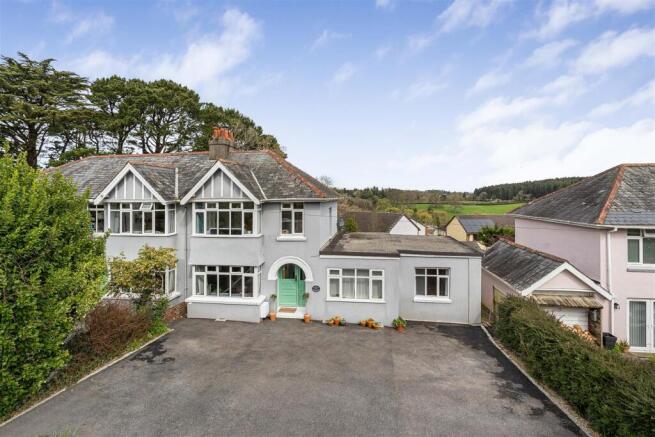 4 bed property, in Plymouth Road, £600,000