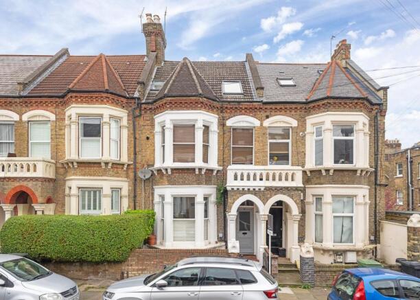 1 bed property, in Craster Road SW2, £300,000