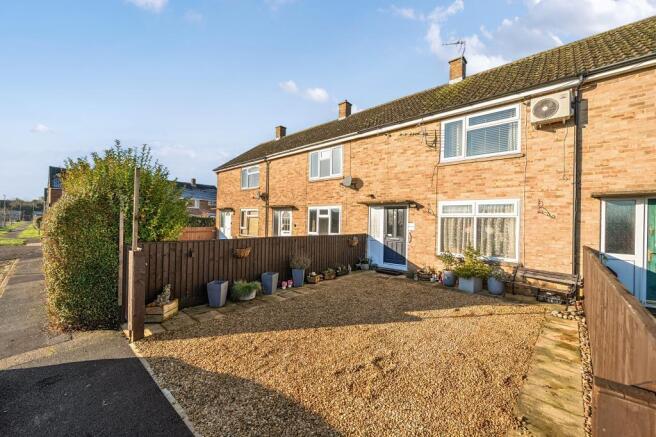 2 bed property, in Keble Road, £325,000