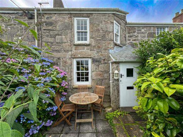 2 bed property, in Bojewyan Stennack, £269,000