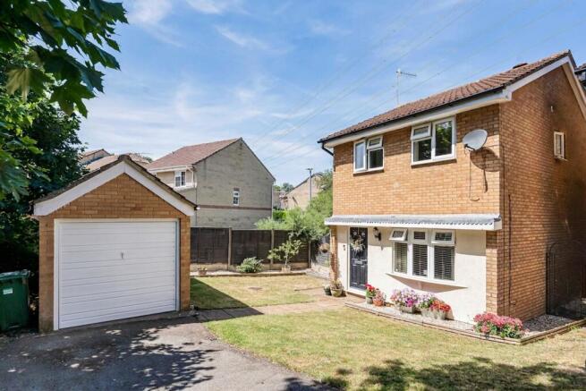 3 bed property, in Hylder Close, £310,000