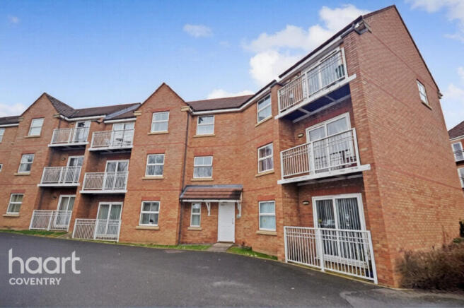 2 bed property, in Gillquart Way, £120,000