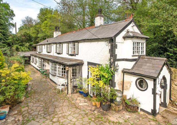 4 bed property, in Shut Mill Lane, £500,000