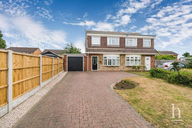 3 bed property, in Overchurch Road, £250,000