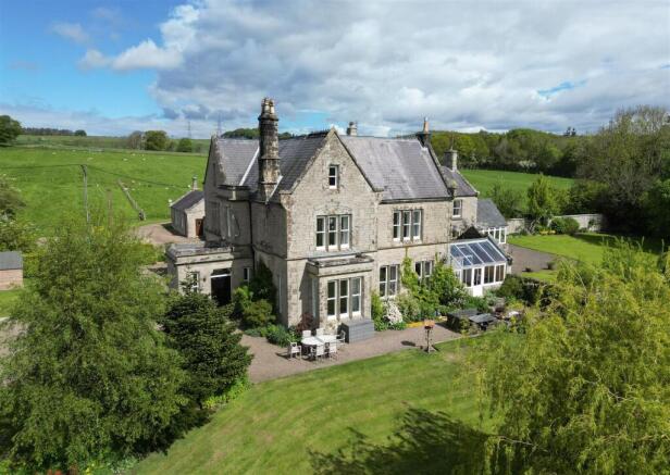8 bed property, in The Grange, £925,000