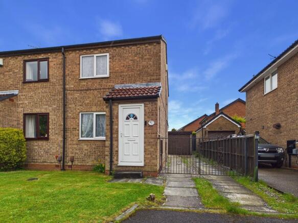 2 bed property, in Birch Kiln Croft, £150,000
