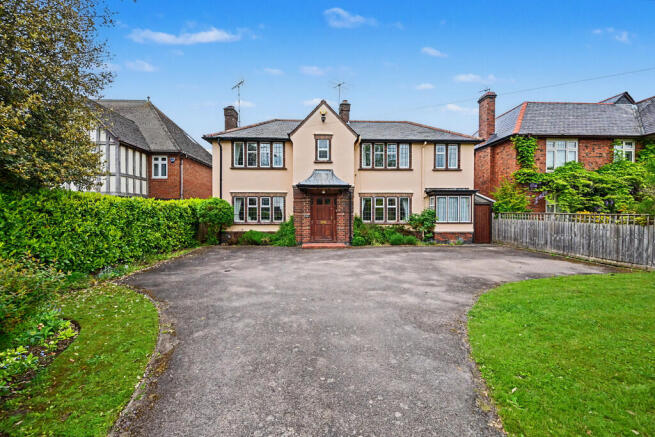 4 bed property, in Ashlawn Road, £700,000