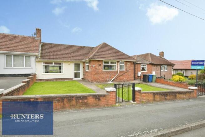 2 bed property, in Cedar Street, £175,000