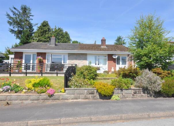 2 bed property, in Hazelmere Close, £175,000