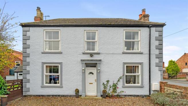 4 bed property, in Main Street, £330,000