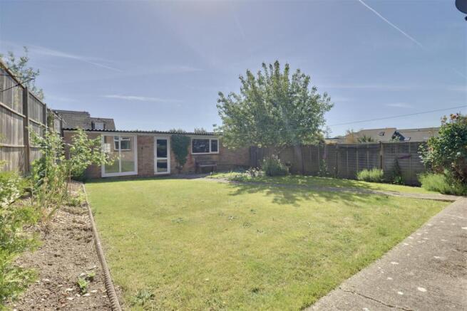 3 bed property, in Drayton Lane, £550,000