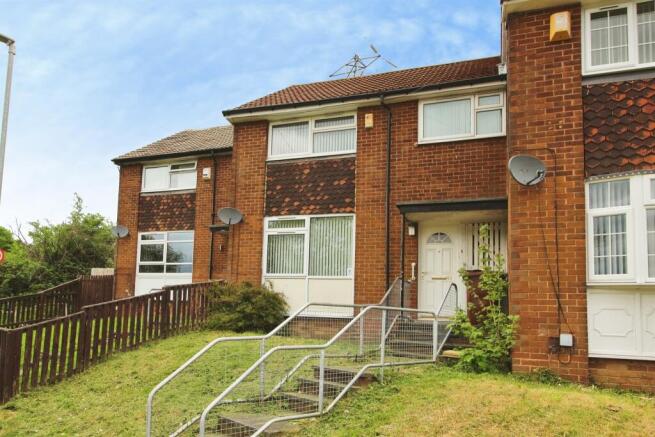 3 bed property, in Poplar Way, £155,000
