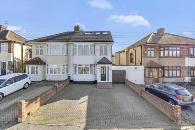 4 bed property, in Havering Road, £650,000