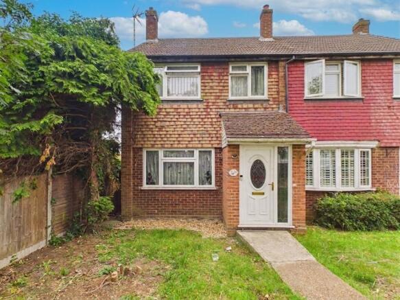 3 bed property, in Larkswood Road, £300,000