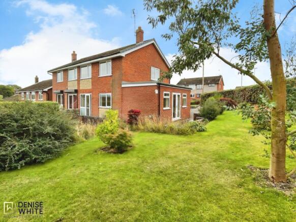 3 bed property, in Churnet Close, £220,000