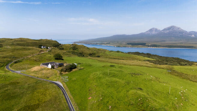 3 bed property, in Torrabus Farmhouse, £195,000