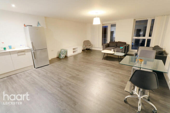 2 bed property, in Charles Street, £160,000