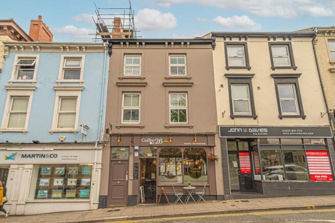 1 bed property, in Bridge Street, £110,000