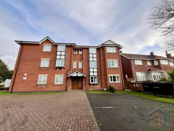 2 bed property, in Alexandra Road, £125,000