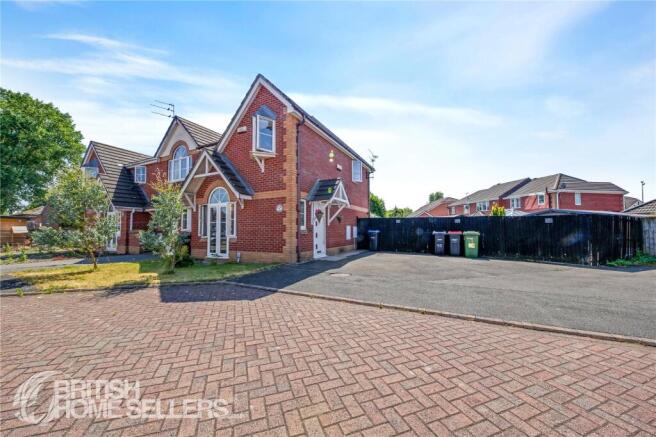 3 bed property, in Thornton Close, £215,000