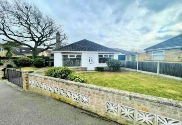 2 bed property, in Robertson Road, £155,000