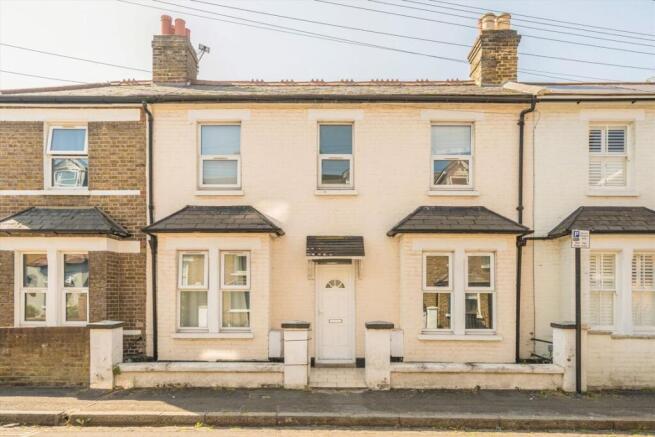 3 bed property, in Maunder Road, £699,950