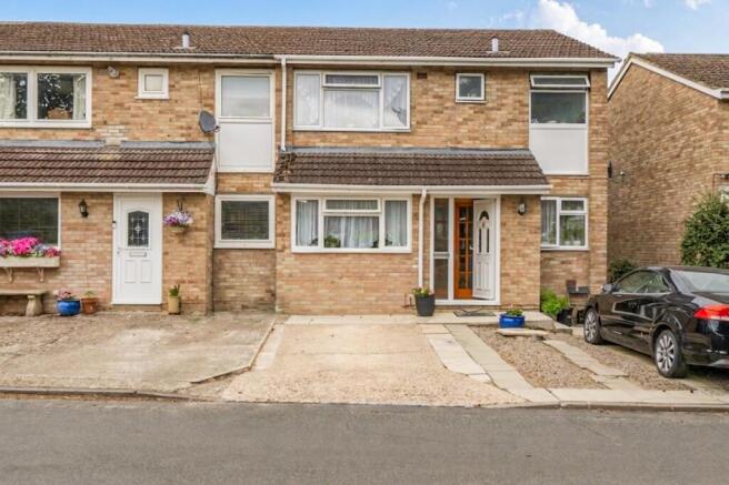 3 bed property, in Galsworthy Drive, £495,000