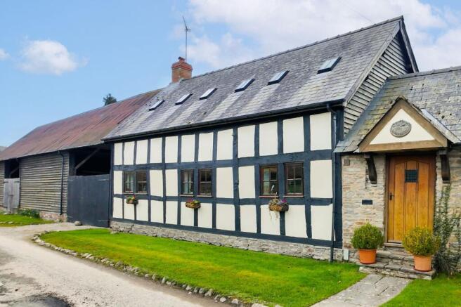 4 bed property, in Yatton, £850,000