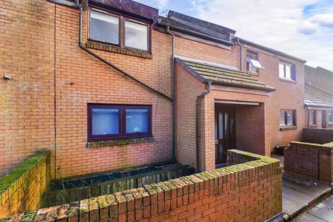 1 bed property, in Main Street, £45,000
