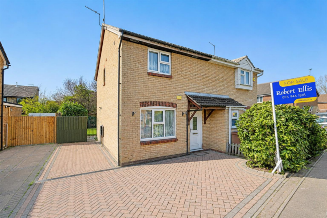 3 bed property, in Overdale Close, £190,000