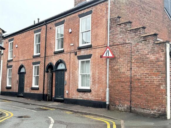 8 bed property, in Cross Street, £785,000