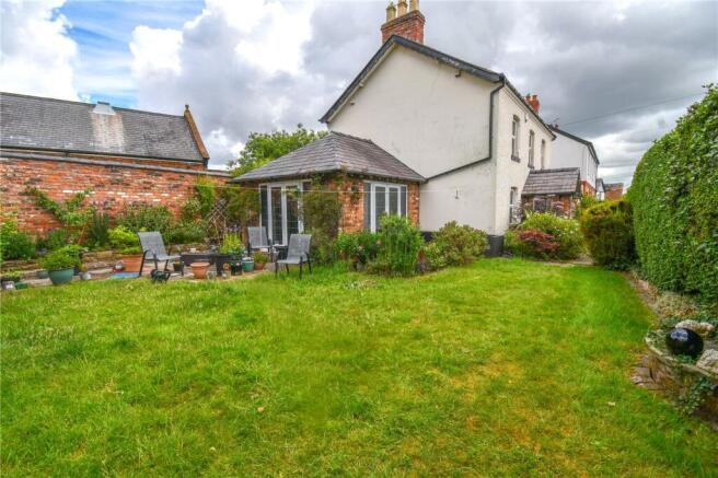 3 bed property, in Heath Lane, £450,000