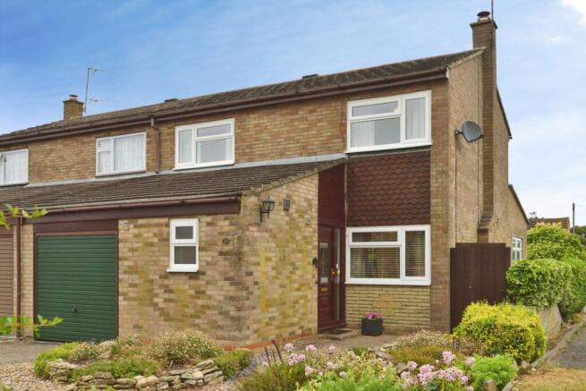 3 bed property, in Mays Way, £350,000