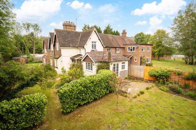 2 bed property, in East Street, £475,000