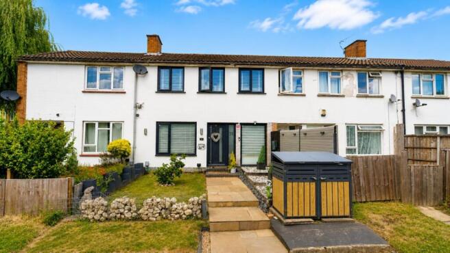 3 bed property, in Garden Avenue, £375,000