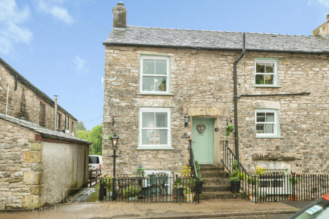 4 bed property, in Beech View Orton, £325,000
