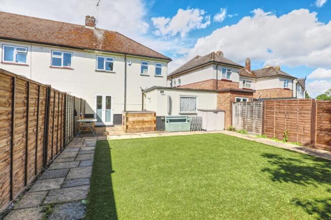 3 bed property, in King George Road, £475,000